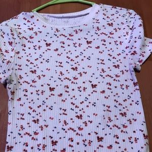 A short sleeve shirt